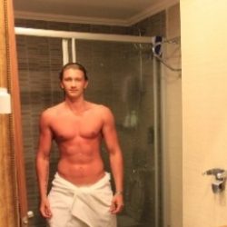 Паренек из Таганрог. В поисках девушки для секса Паренек из Таганрог. В поисках девушки для секса